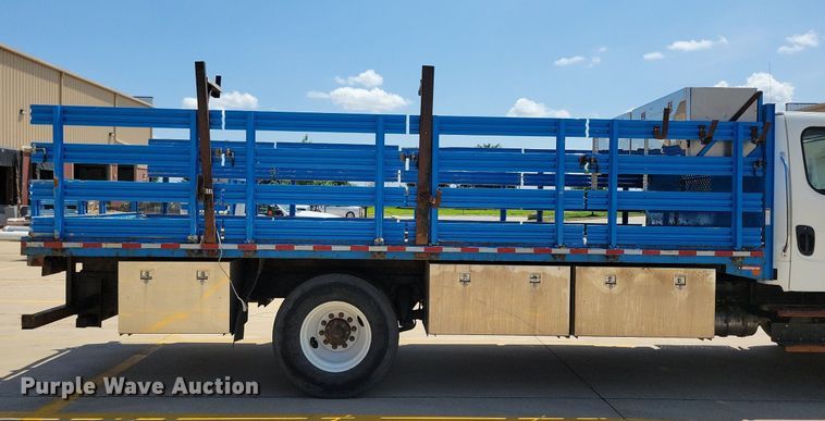 image for item JO9233 2018 Freightliner Business Class M2  flatbed truck