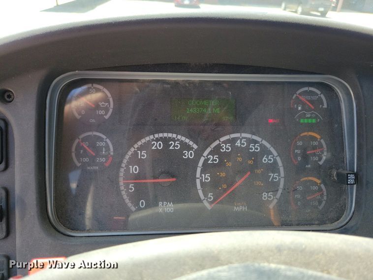 image for item JO9233 2018 Freightliner Business Class M2  flatbed truck