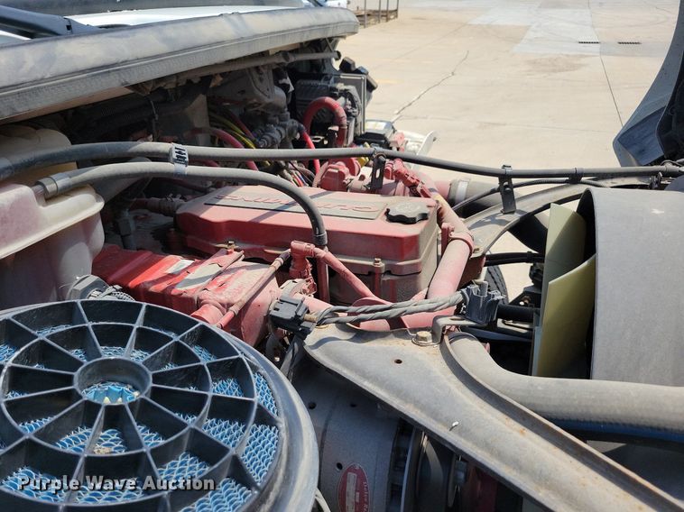 image for item JO9233 2018 Freightliner Business Class M2  flatbed truck