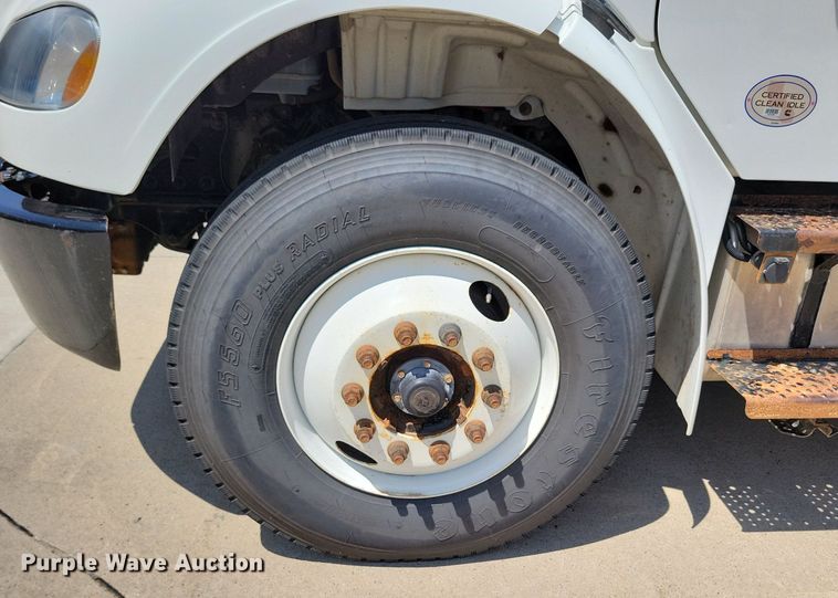 image for item JO9233 2018 Freightliner Business Class M2  flatbed truck