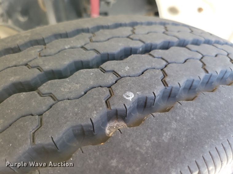 image for item JO9233 2018 Freightliner Business Class M2  flatbed truck