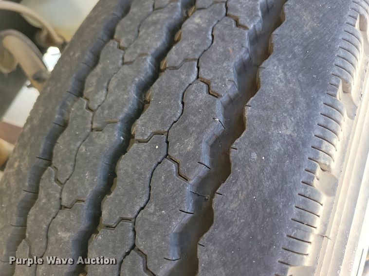 image for item JO9233 2018 Freightliner Business Class M2  flatbed truck