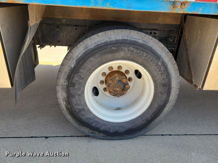 image for item JO9233 2018 Freightliner Business Class M2  flatbed truck