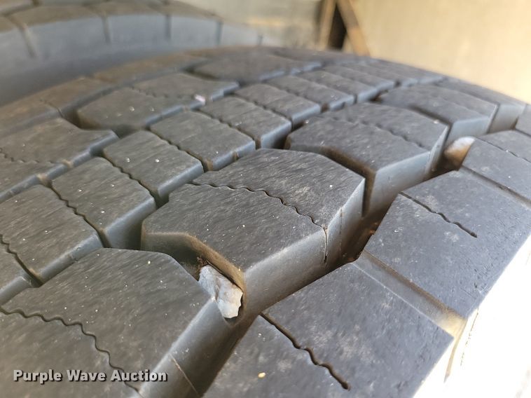 image for item JO9233 2018 Freightliner Business Class M2  flatbed truck