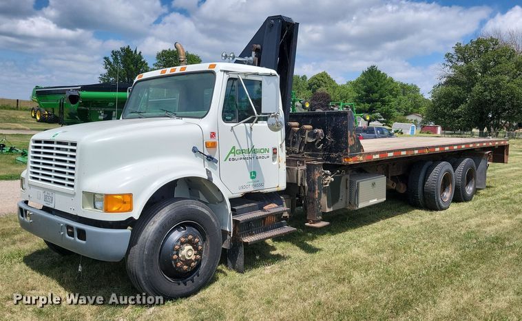 image for item JO9251 1990 International 4900  crane truck