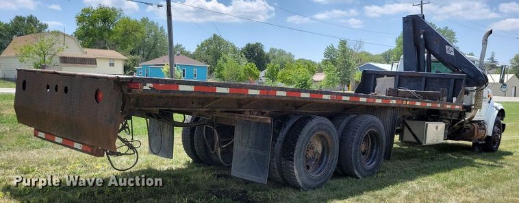 image for item JO9251 1990 International 4900  crane truck