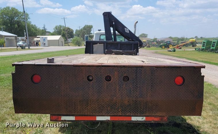 image for item JO9251 1990 International 4900  crane truck