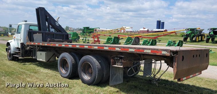 image for item JO9251 1990 International 4900  crane truck