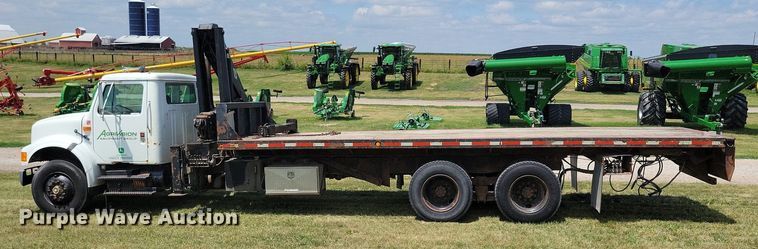 image for item JO9251 1990 International 4900  crane truck