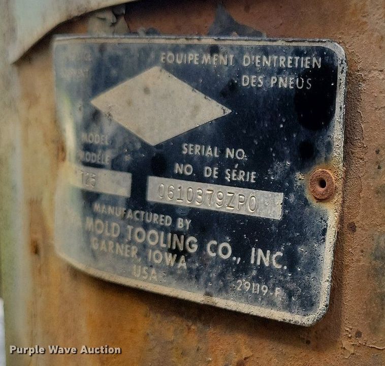 image for item JO9251 1990 International 4900  crane truck