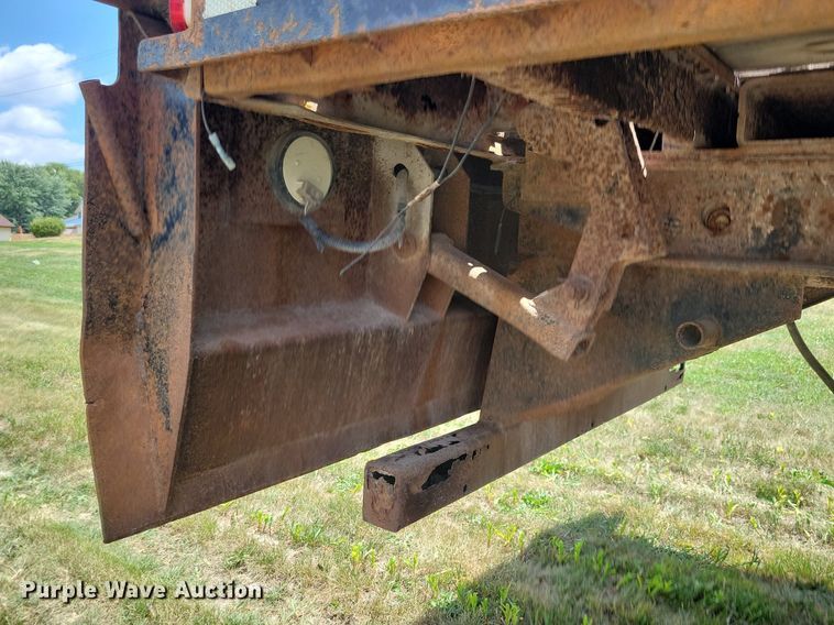 image for item JO9251 1990 International 4900  crane truck