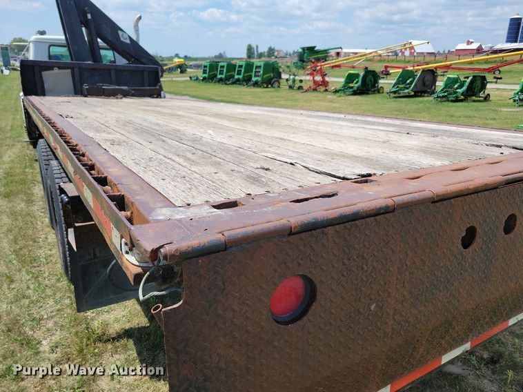 image for item JO9251 1990 International 4900  crane truck