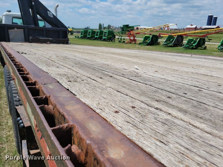 image for item JO9251 1990 International 4900  crane truck