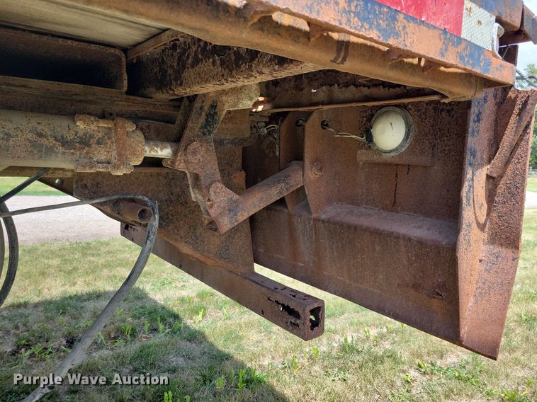 image for item JO9251 1990 International 4900  crane truck