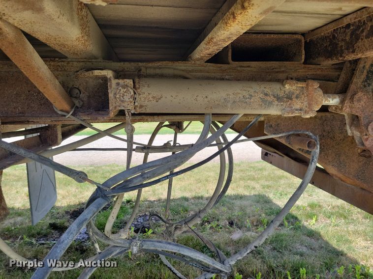 image for item JO9251 1990 International 4900  crane truck