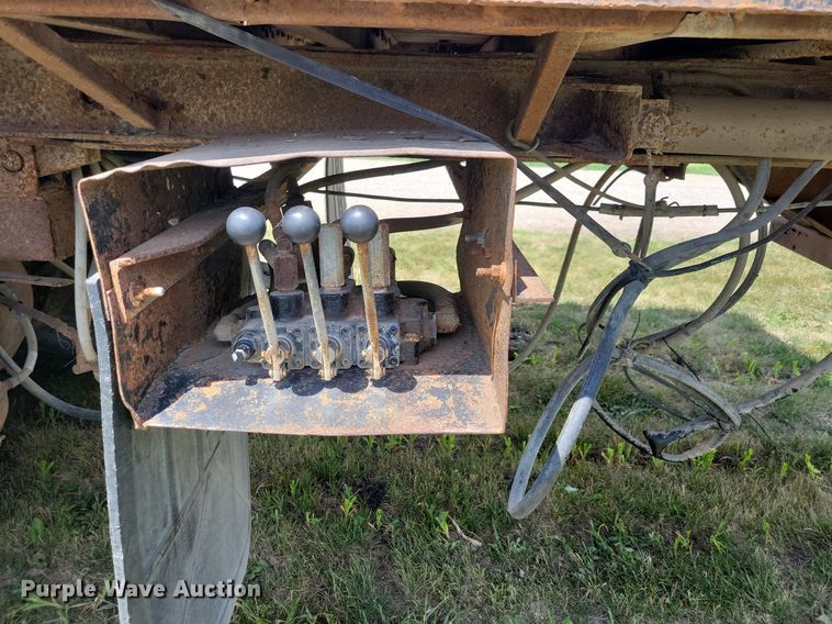 image for item JO9251 1990 International 4900  crane truck