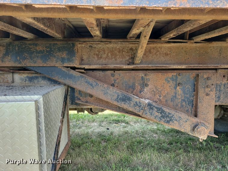 image for item JO9251 1990 International 4900  crane truck