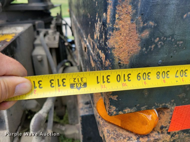 image for item JO9251 1990 International 4900  crane truck