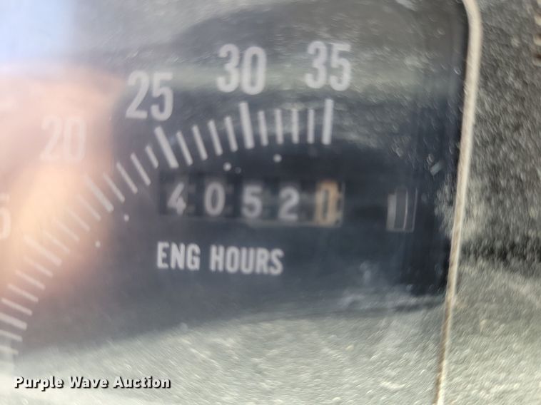 image for item JO9251 1990 International 4900  crane truck