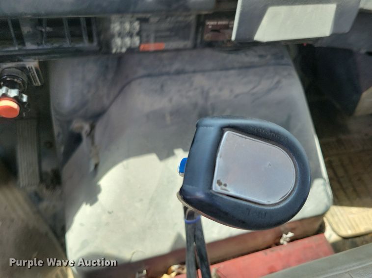 image for item JO9251 1990 International 4900  crane truck