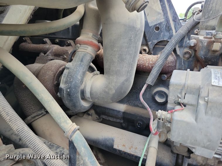 image for item JO9251 1990 International 4900  crane truck