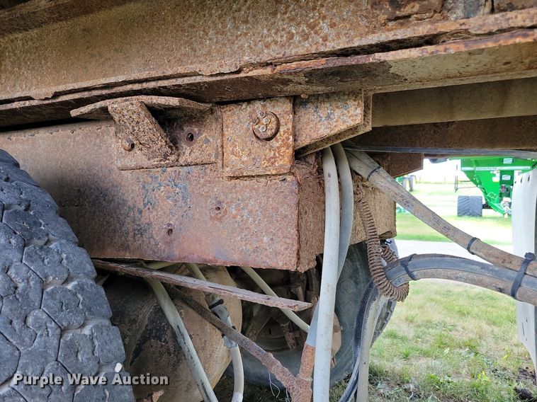 image for item JO9251 1990 International 4900  crane truck