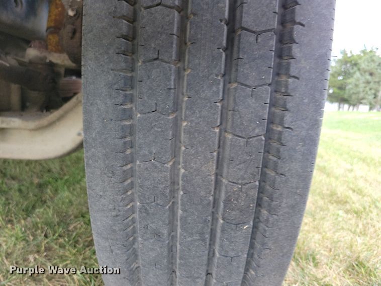 image for item JO9251 1990 International 4900  crane truck