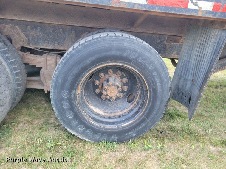 image for item JO9251 1990 International 4900  crane truck