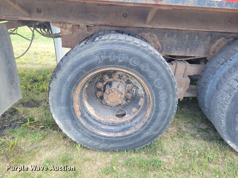 image for item JO9251 1990 International 4900  crane truck