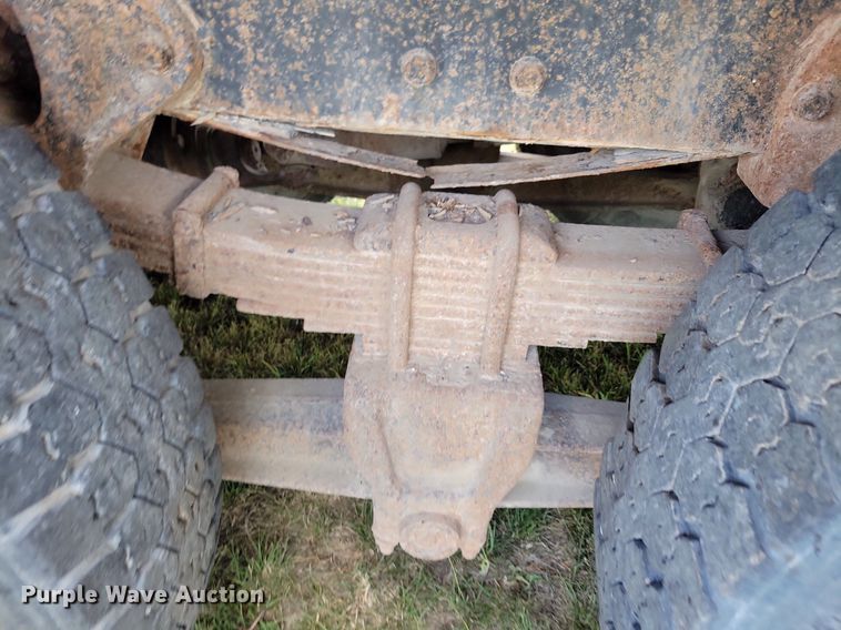 image for item JO9251 1990 International 4900  crane truck