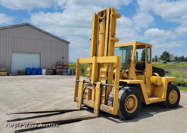 image for item JO9253 Clark C500 YS200  forklift