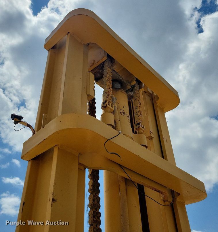 image for item JO9253 Clark C500 YS200  forklift