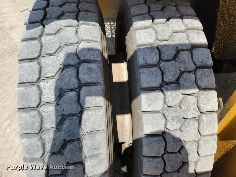 image for item JO9253 Clark C500 YS200  forklift