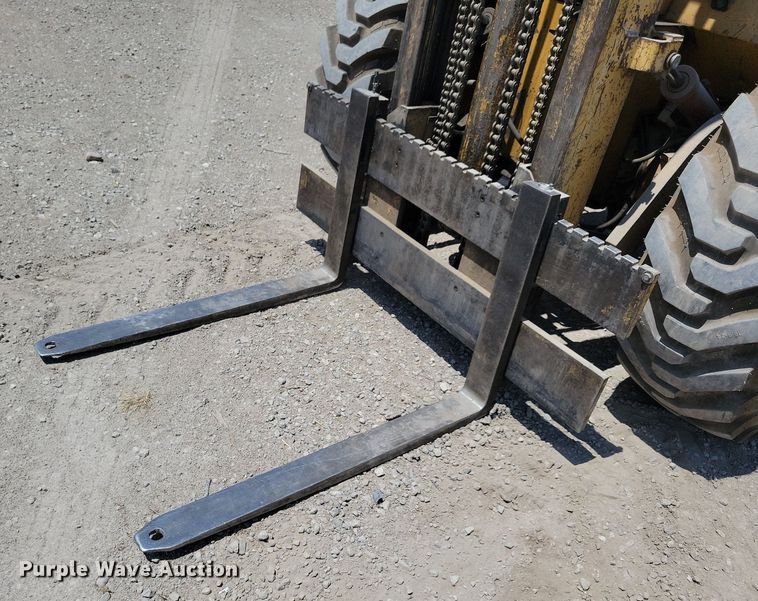 image for item JO9254 Massey-Ferguson Harlo H6000  forklift