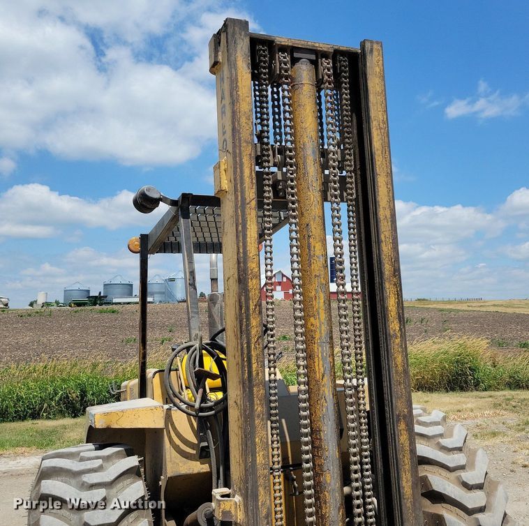 image for item JO9254 Massey-Ferguson Harlo H6000  forklift