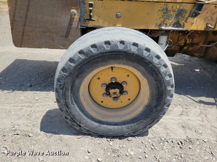 image for item JO9254 Massey-Ferguson Harlo H6000  forklift