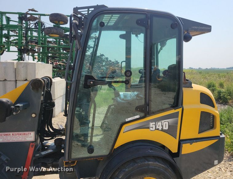 image for item JO9256 2014 Gehl AL540  wheel loader