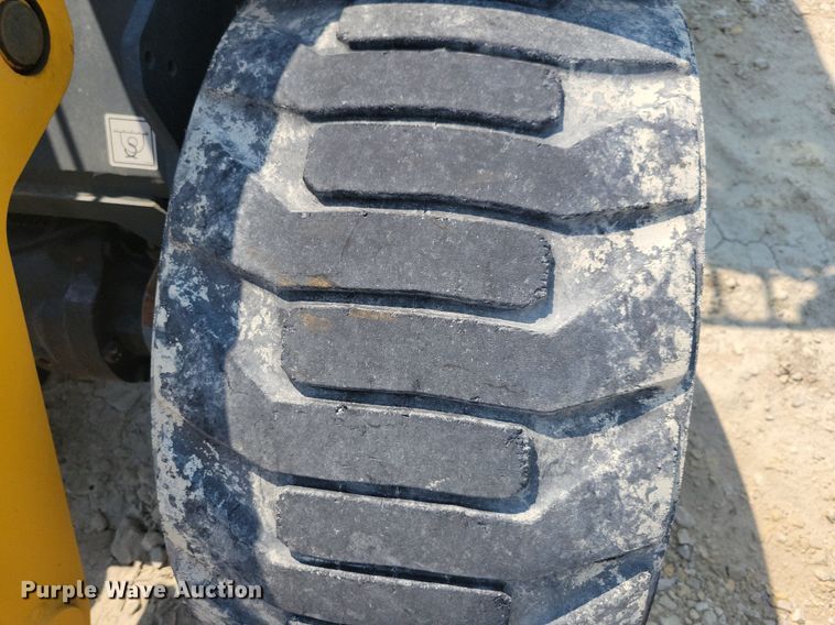 image for item JO9256 2014 Gehl AL540  wheel loader