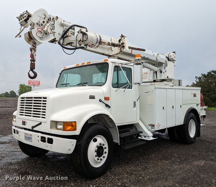 image for item KB9429 1998 International 4700  digger derrick truck