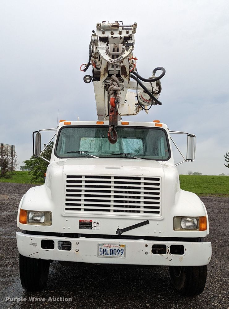 image for item KB9429 1998 International 4700  digger derrick truck