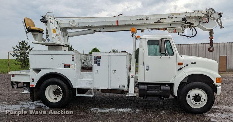image for item KB9429 1998 International 4700  digger derrick truck