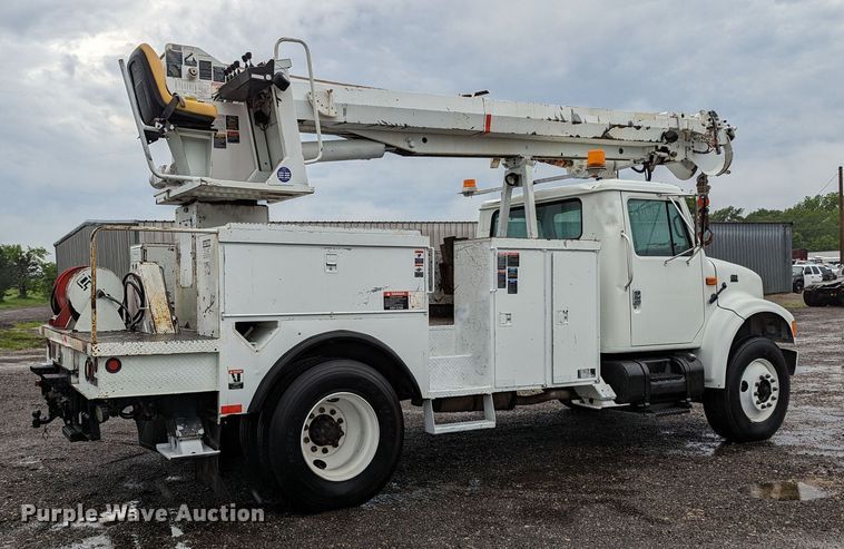 image for item KB9429 1998 International 4700  digger derrick truck