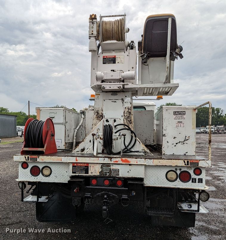 image for item KB9429 1998 International 4700  digger derrick truck