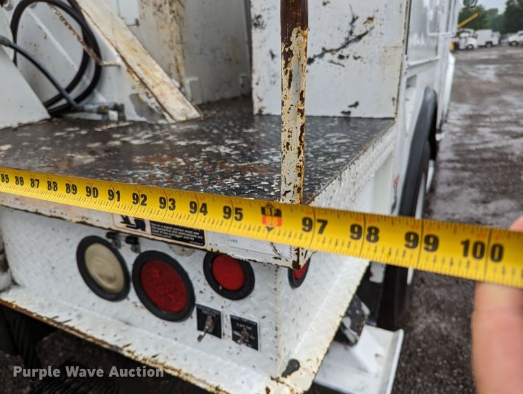 image for item KB9429 1998 International 4700  digger derrick truck