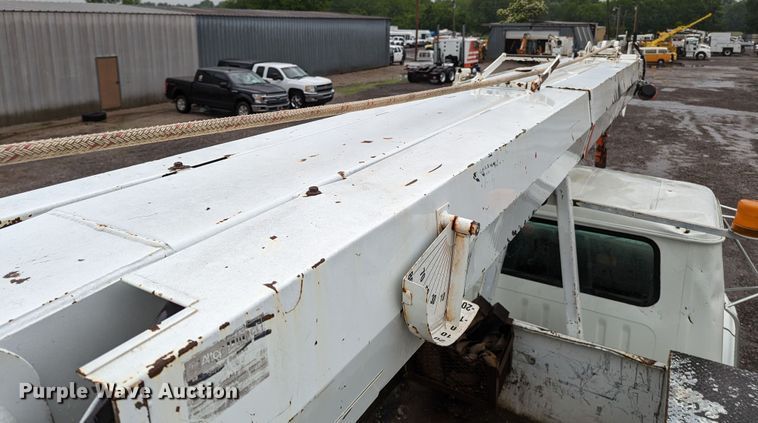 image for item KB9429 1998 International 4700  digger derrick truck