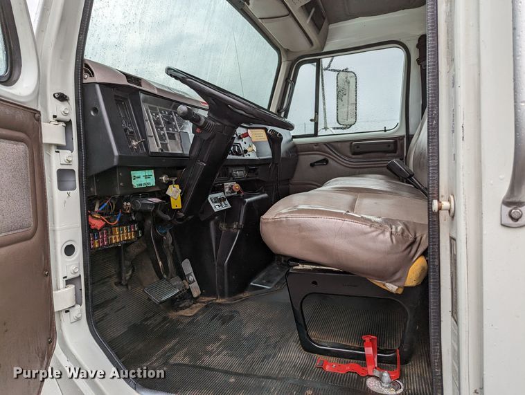 image for item KB9429 1998 International 4700  digger derrick truck