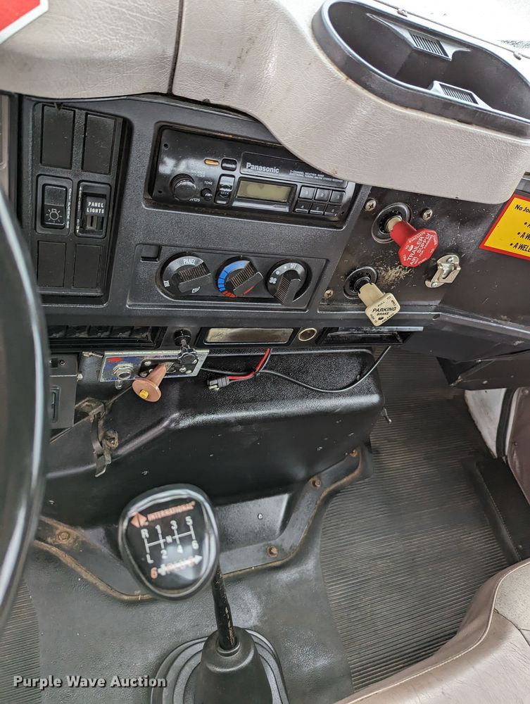 image for item KB9429 1998 International 4700  digger derrick truck