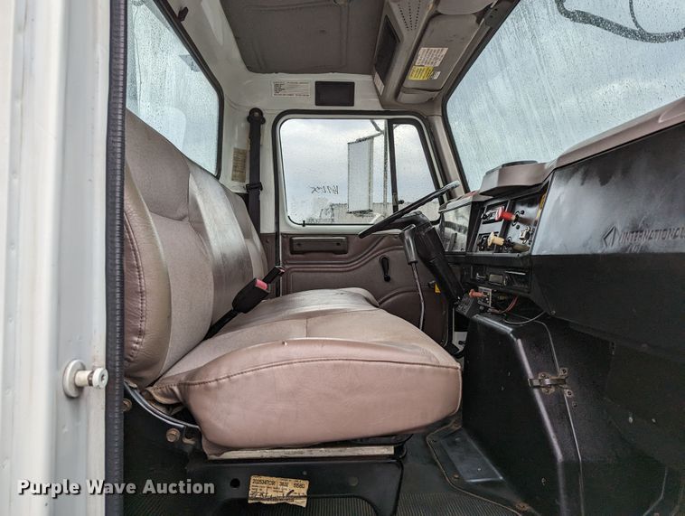 image for item KB9429 1998 International 4700  digger derrick truck