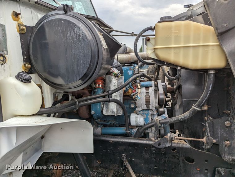 image for item KB9429 1998 International 4700  digger derrick truck