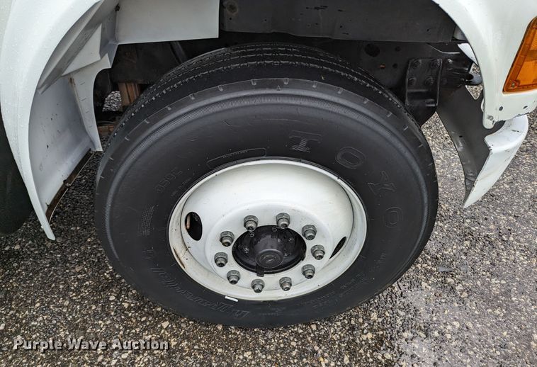 image for item KB9429 1998 International 4700  digger derrick truck